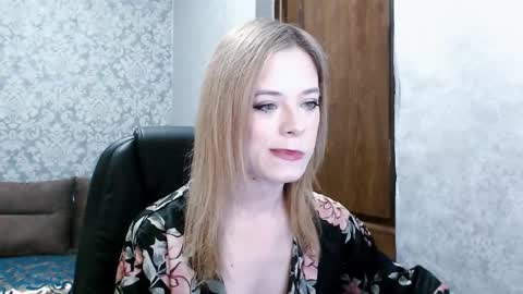 Dana SmileX online show from 04.25.26