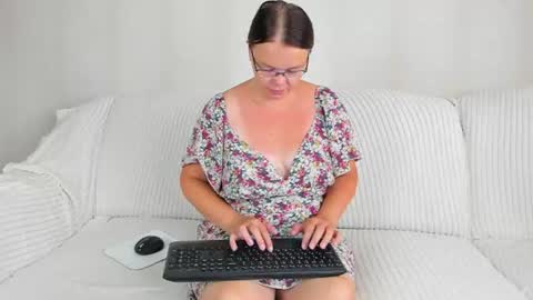 Snapshot of danajhonson chatting on 07.14.26 danajhonson online show from 07.14.26