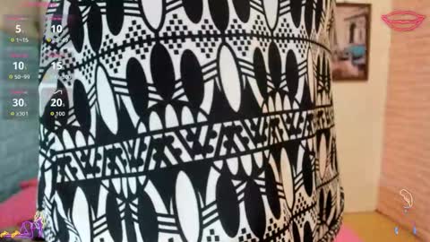 Snapshot of danamontana chatting on 12.18.25 danamontana online show from 12.18.25