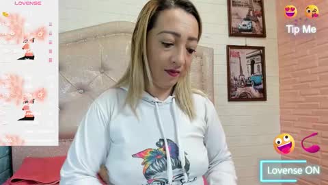 Snapshot of danamontana chatting on 01.14.26 danamontana online show from 01.14.26