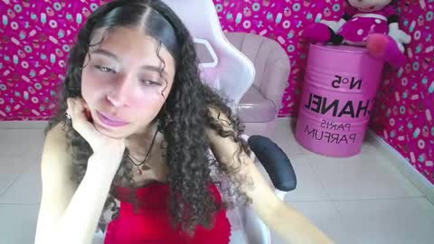 Snapshot of danatella_a chatting on 02.12.25 Danatella online show from 02.12.25