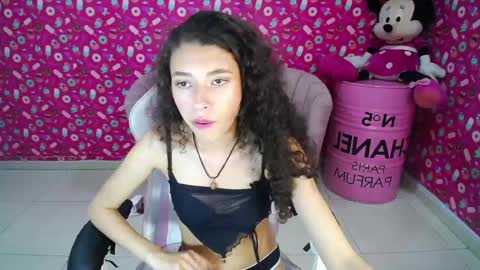 Snapshot of danatella_a chatting on 02.19.25 Danatella online show from 02.19.25