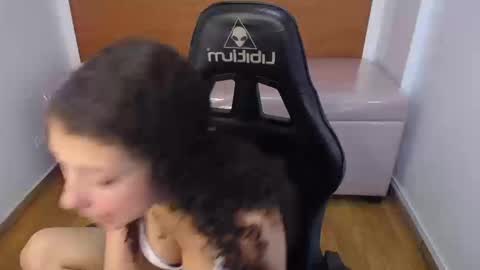 Snapshot of danatella_a chatting on 09.25.25 Danatella online show from 09.25.25