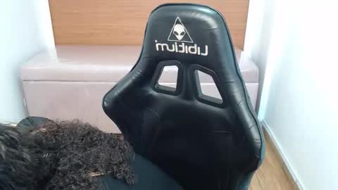 Snapshot of danatella_a chatting on 11.05.25 Danatella online show from 11.05.25