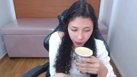 Snapshot of danatella_a chatting on 01.15.26 Danatella online show from 01.15.26