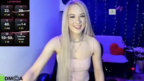 Snapshot of dances_queen chatting on 06.10.26 dances_queen online show from 06.10.26