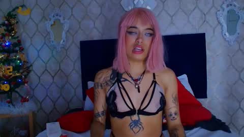 Snapshot of dandarkie chatting on 12.09.24 Dan online show from 12.09.24