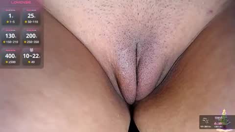 Snapshot of danette_deluxee chatting on 12.18.25 danette_deluxee online show from 12.18.25