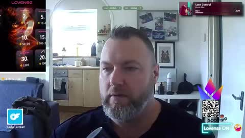 Snapshot of dangerous_kitkat chatting on 09.12.25 Dangerous kitkat online show from 09.12.25