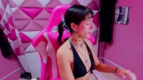 Snapshot of dani_dream chatting on 09.29.25 dani_dream online show from 09.29.25