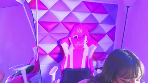 Snapshot of dani_dream chatting on 10.22.25 dani_dream online show from 10.22.25