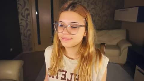 Snapshot of danibedonie chatting on 09.12.25 Venice online show from 09.12.25