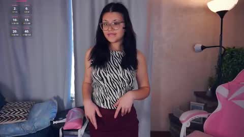 Snapshot of danibedonie chatting on 10.15.25 Venice online show from 10.15.25