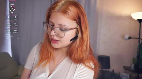 Snapshot of danibedonie chatting on 10.29.25 Venice online show from 10.29.25