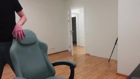 DANIEL SHAWN online show from 02.15.26