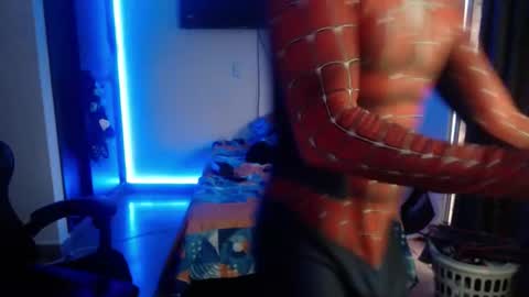 Snapshot of daniel_vargas5 chatting on 10.24.25 Daniel online show from 10.24.25