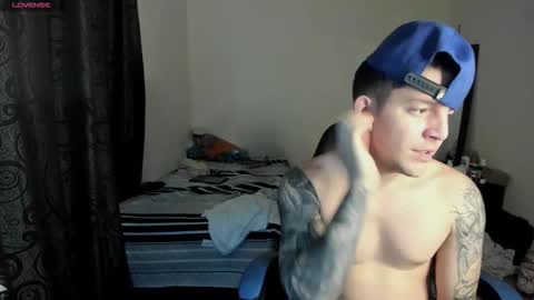 Snapshot of daniel_vargas5 chatting on 12.01.25 Daniel online show from 12.01.25