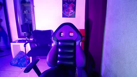 Snapshot of daniel_velez26 chatting on 11.23.25 daniel_velez26 online show from 11.23.25