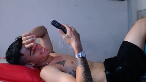 Snapshot of daniel_velez26 chatting on 11.27.25 daniel_velez26 online show from 11.27.25