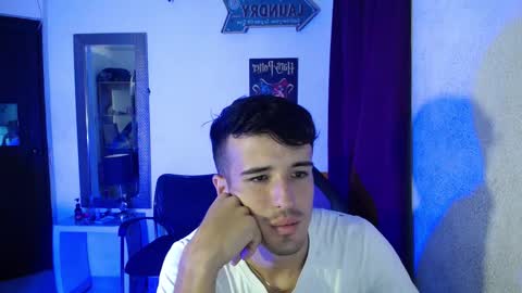 Snapshot of daniel_velez26 chatting on 12.01.25 daniel_velez26 online show from 12.01.25