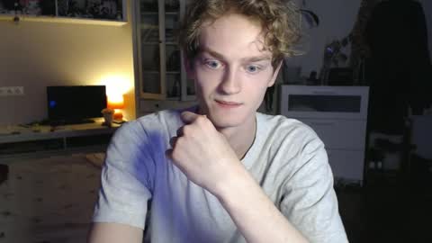 Snapshot of daniel_yumm chatting on 04.03.26 Daniel online show from 04.03.26