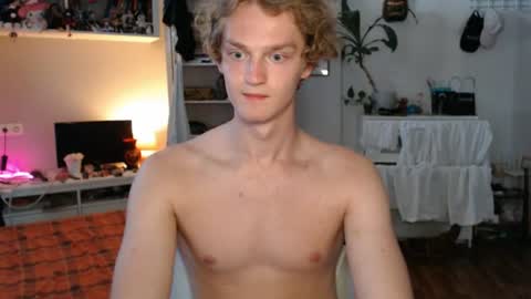 Snapshot of daniel_yumm chatting on 07.10.26 Daniel online show from 07.10.26
