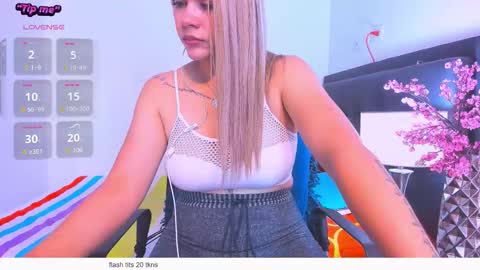 Snapshot of daniela_beauty chatting on 02.23.26 daniela online show from 02.23.26