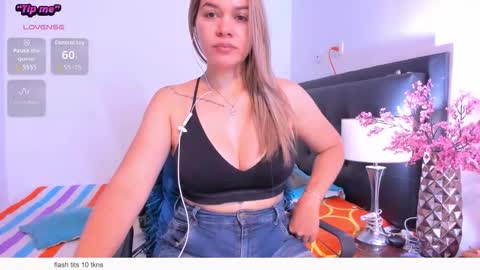 Snapshot of daniela_beauty chatting on 03.10.26 daniela online show from 03.10.26