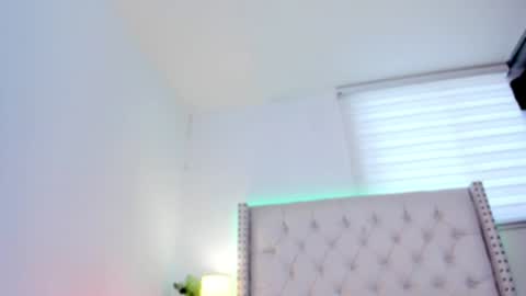  independent model   online show from 01.10.25