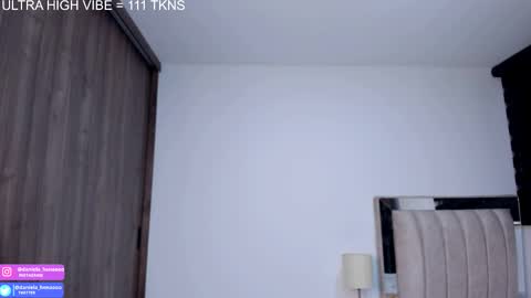  independent model   online show from 09.28.25