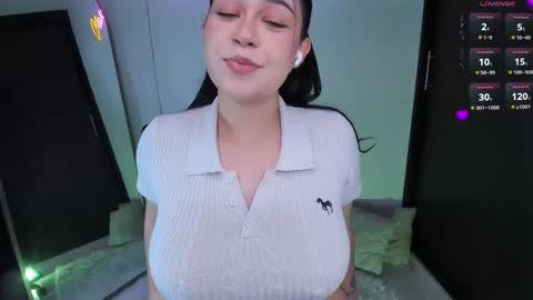 Snapshot of daniela_hornny chatting on 10.25.25 dani h0rx online show from 10.25.25