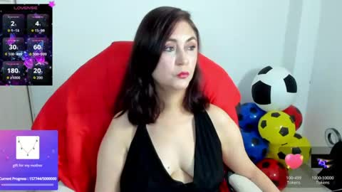 Snapshot of danielahot2 chatting on 06.25.26 Daniela online show from 06.25.26