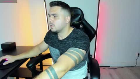 Snapshot of danielbateson chatting on 10.12.25 danielbateson online show from 10.12.25