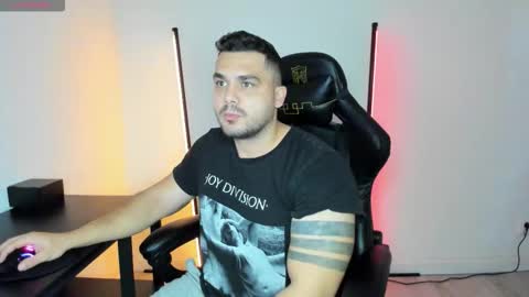 Snapshot of danielbateson chatting on 10.14.25 danielbateson online show from 10.14.25