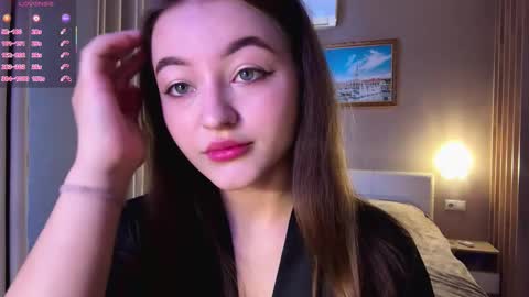 Snapshot of danielechiarini chatting on 12.19.25 Alina online show from 12.19.25