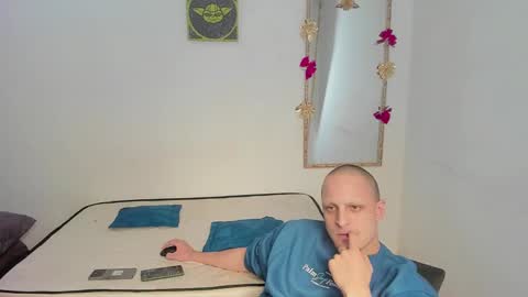 danielfiestaa online show from 12.03.24