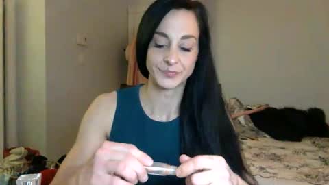 daniellbisous online show from 12.20.25