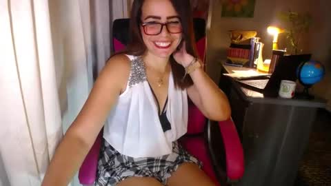 Snapshot of danielle_rose_ chatting on 06.02.26 Angie online show from 06.02.26