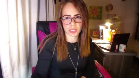 Snapshot of danielle_rose_ chatting on 08.06.26 Angie online show from 08.06.26