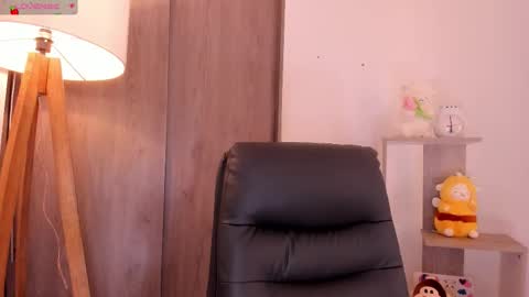 Danielle Rose online show from 11.11.25