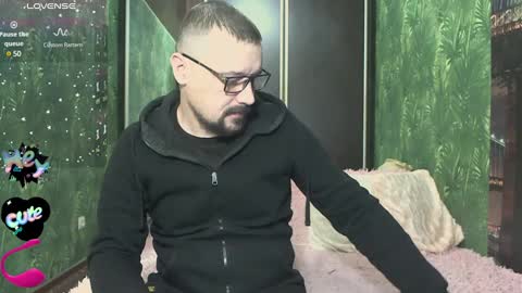 Snapshot of danielocool chatting on 12.14.24 DanieloCool online show from 12.14.24