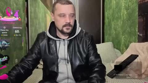 Snapshot of danielocool chatting on 10.09.25 DanieloCool online show from 10.09.25