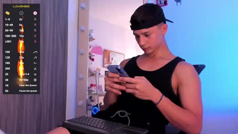 Snapshot of daniels_cruz chatting on 03.10.25 Daniels Cruz online show from 03.10.25