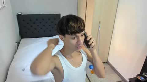 Snapshot of daniels_cruz chatting on 12.20.25 Daniels Cruz online show from 12.20.25