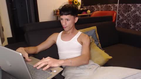 Snapshot of daniels_cruz chatting on 02.01.26 Daniels Cruz online show from 02.01.26