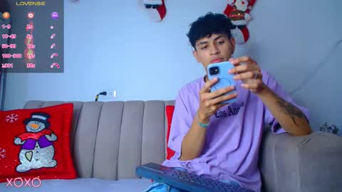 Snapshot of daniels_devil chatting on 12.23.25 daniels online show from 12.23.25