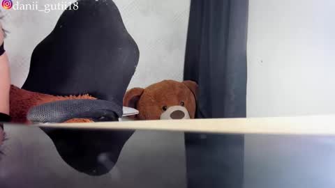 Snapshot of danii_rose chatting on 11.05.25 Rose online show from 11.05.25