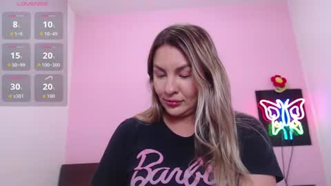 Snapshot of danika_bellaa chatting on 07.19.26 K A R O L online show from 07.19.26