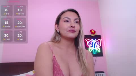 Snapshot of danika_bellaa chatting on 07.20.26 K A R O L online show from 07.20.26