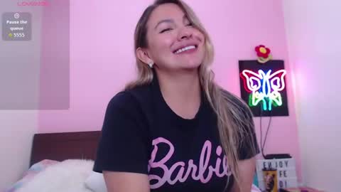 Snapshot of danika_bellaa chatting on 08.04.26 K A R O L online show from 08.04.26